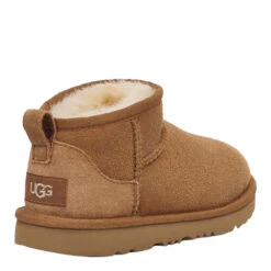 UGG Kids' Classic Ultra Mini Boots 8 UGG Kids' Classic Ultra Mini Boots -Ugg 1130750K CHE 03
