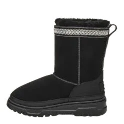 UGG Kids Classic Short TrailGazer Boot -Ugg 1157694K BLK 3 2fdcf51f 82c2 4e1d bc83 d96a2c4c3ba8