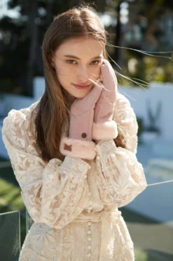 Ugg Fingerless Mittens 23 Ugg Fingerless Mittens -Ugg 20230615 OZwear23AW5497 scaled