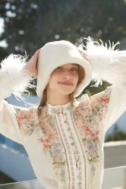 Ugg Sheepskin Reversible Bucket Hat 31 Ugg Sheepskin Reversible Bucket Hat -Ugg 20230615 OZwear23AW5768