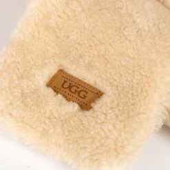 Ugg Curly Sheepskin Scarf -Ugg 3 ad6f15e2 62e2 40ad 9c58 d6a69e86c4a1