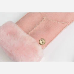 Ugg Sheepskin Touch Screen Gloves 24 Ugg Sheepskin Touch Screen Gloves -Ugg 5 d42f1d53 cbc7 4e75 8b99 3274b3950645