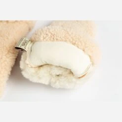 Ugg Sheepskin Mittens -Ugg 6 4038cbbb 468f 4a94 8564 f95bbb01768b