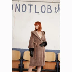 Ugg Gianna Touch Screen Fur Glove -Ugg 6 73df988e b9b6 4321 9e77 588983425ebf