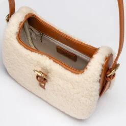 Ugg Fluffy Shoulder Bag -Ugg IMG 6005